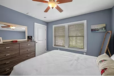 52 Ashland St #52, Medford, MA 02155 - Photo 18