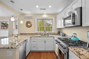 52 Ashland St, Medford, MA 02155 - Photo 4
