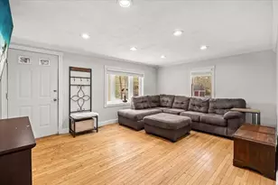 9 Hillside Ave, Berkley, MA 02779 - Photo 4