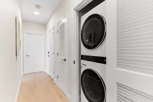 124 Warren St, Boston, MA 02119 - Photo 16
