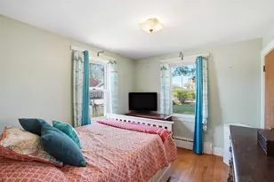 34 Plympton St, New Bedford, MA 02745 - Photo 12