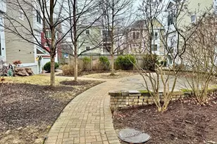 105 Harvey St, Cambridge, MA 02140 - Photo 32