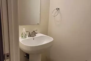 105 Harvey St, Cambridge, MA 02140 - Photo 22