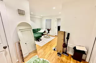 11 Thacher Ct, Boston, MA 02113 - Photo 8