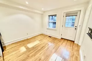 11 Thacher Ct, Boston, MA 02113 - Photo 20