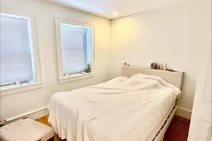 11 Thacher Ct, Boston, MA 02113 - Photo 10