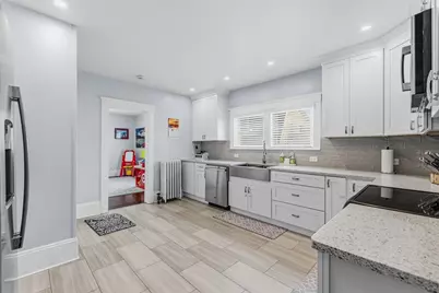 372 Buffinton St, Somerset, MA 02726 - Photo 8