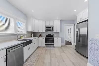 372 Buffinton St, Somerset, MA 02726 - Photo 6