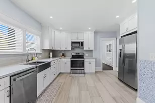372 Buffinton St, Somerset, MA 02726 - Photo 6