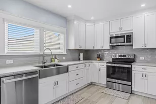 372 Buffinton St, Somerset, MA 02726 - Photo 2