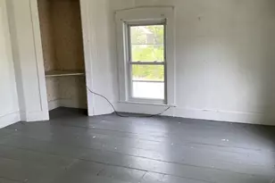 2 Franklin St, Buckland, MA 01338 - Photo 18