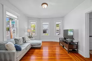 16 Charles St, Watertown, MA 02472 - Photo 10