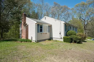 167 Theresa Cir, Northbridge, MA 01588 - Photo 2