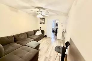 14 Cleveland Pl, Boston, MA 02113 - Photo 8