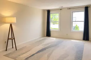 14 Kings Ct, Arlington, MA 02474 - Photo 2