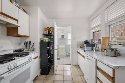 18 Claymoss Rd #1, Boston, MA 02135 - Photo 4