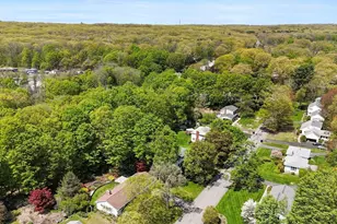 55 Longfellow Rd, Holyoke, MA 01040 - Photo 4