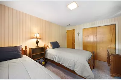 55 Longfellow Road, Holyoke, MA 01040 - Photo 34