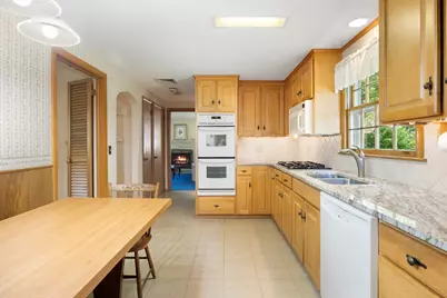 55 Longfellow Road, Holyoke, MA 01040 - Photo 18