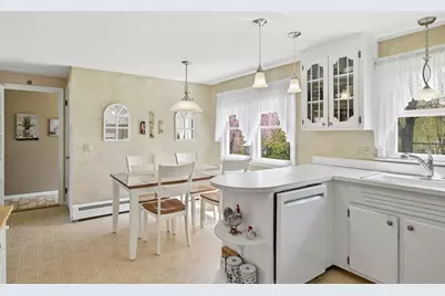 7 Joseph Ave, Westfield, MA 01085 - Photo 12