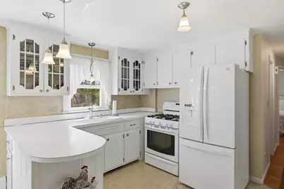 7 Joseph Ave, Westfield, MA 01085 - Photo 10