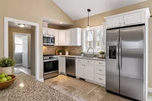79 Beaudry Ave, Chicopee, MA 01020 - Photo 14