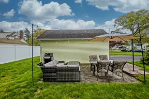 4 Jean Dr, Springfield, MA 01104 - Photo 10