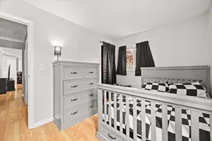 128 Windsor St, Fall River, MA 02723 - Photo 20