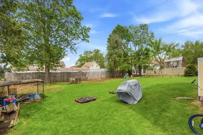 612 Rathbun St, Blackstone, MA 01504 - Photo 14
