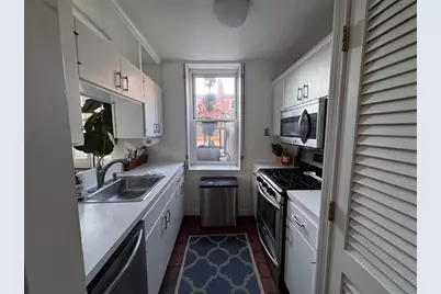 65 Pinckney Street #3, Boston, MA 02114 - Photo 2