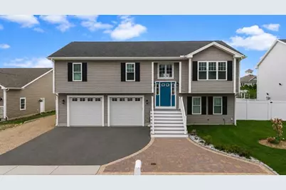 117 Farland Cir, New Bedford, MA 02745 - Photo 2