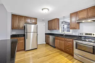 10 James St, Lexington, MA 02420 - Photo 2