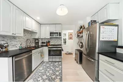 11 Beacon St, Woburn, MA 01801 - Photo 2