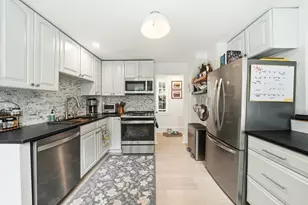 11 Beacon St, Woburn, MA 01801 - Photo 2