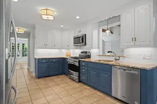 215 Rolling Meadow Dr, Holliston, MA 01746 - Photo 4