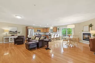 47 Terry Ln, Plainville, MA 02762 - Photo 4