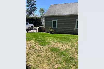 109 Eddywood St, Springfield, MA 01118 - Photo 4