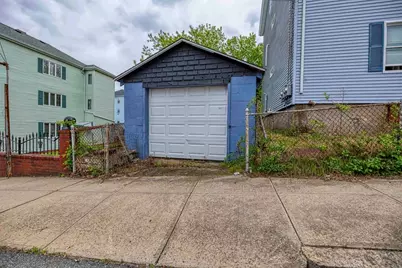 278 Division St, Fall River, MA 02721 - Photo 2