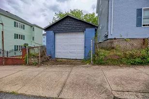 278 Division St, Fall River, MA 02721 - Photo 2