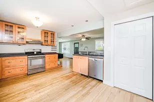323 Warhurst Ave, Swansea, MA 02777 - Photo 8