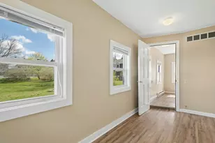 365 Clark St, Gardner, MA 01440 - Photo 8