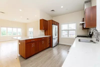 909 Hancock St #1, Quincy, MA 02170 - Photo 2