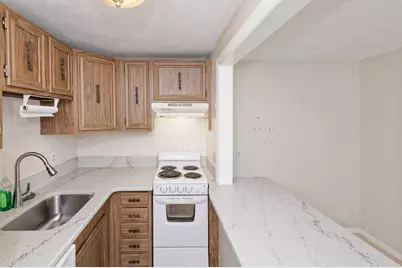 608 Boston Post Rd E #21, Marlborough, MA 01752 - Photo 4