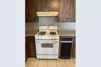 305 Pine St #12, Lowell, MA 01851 - Photo 6