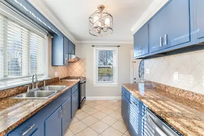 325 Park Ave, New Bedford, MA 02745 - Photo 4