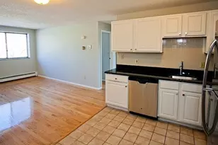 14 Murdock St, Somerville, MA 02144 - Photo 2