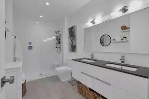 537 E 1st St, Boston, MA 02127 - Photo 18