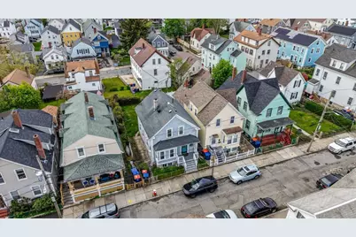 34 Sherman St, New Bedford, MA 02740 - Photo 2