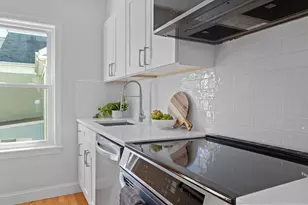 3 Hillside Ave, Somerville, MA 02145 - Photo 2