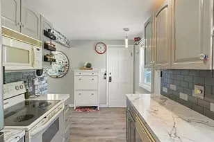 29 Prescott St, Framingham, MA 01702 - Photo 2